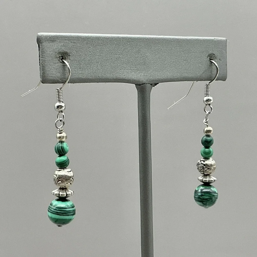 Earrings Green‎ Stone Beaded Dangle Drop Womens Silver Tone Flower Boho Jewelry
